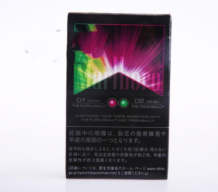 批发香烟的美女，品味与财富的交织