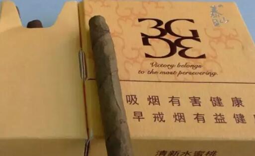 看窗外烟雨迷蒙